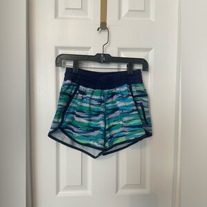 Lululemon tracker shorts
